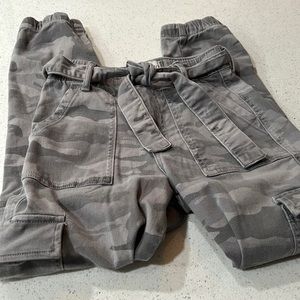 Abercrombie Kids Gray Camouflage Cargo Pants